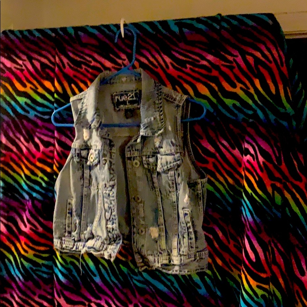 Distressed sleeveless Denim jacket
